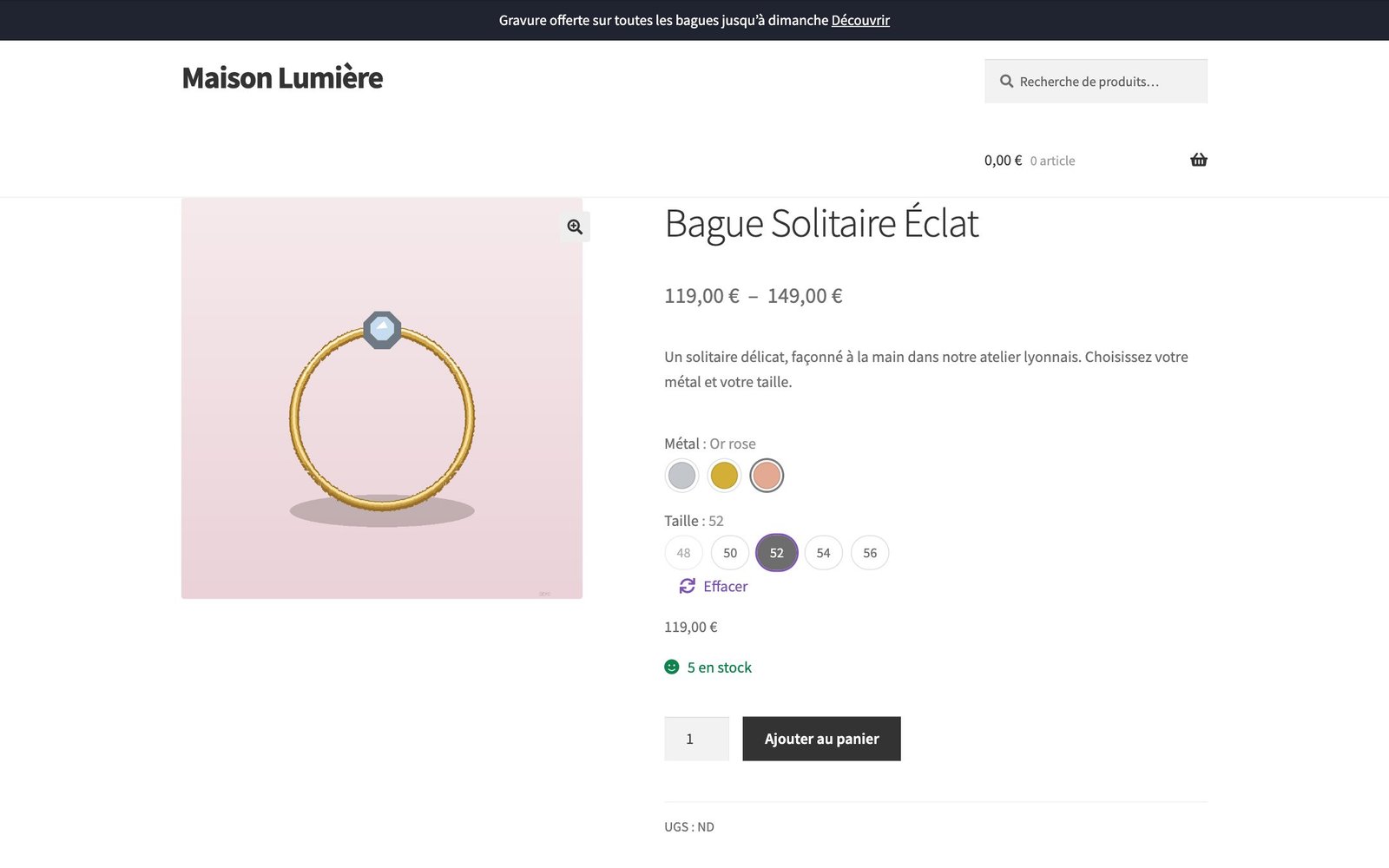 Fiche produit avec nuanciers de couleurs et de tailles, et bandeau d’annonce